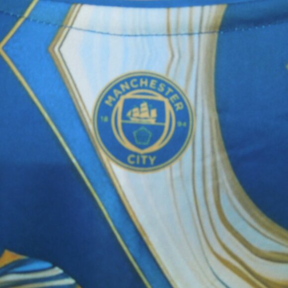 Manchester City concept edition jersey, large - Picture 10 of 11